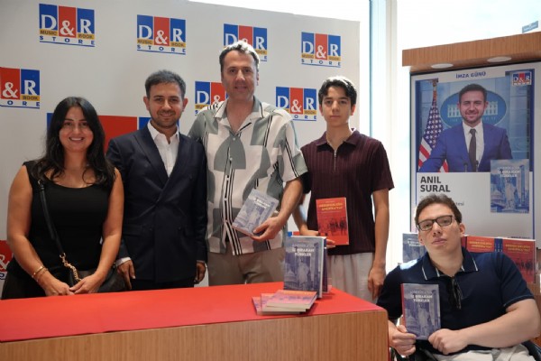 Amerika'daki Başarılarla Hikayeleri Kitaplaştı! Gazeteci Yazar Anıl Sural’ın “Amerika’da İz Bırakan Türkler” kitabı okurla buluştu